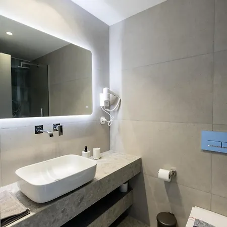 Enalia Luxury Living Apartment