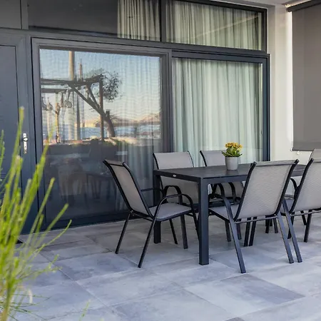 Enalia Luxury Living דירה
